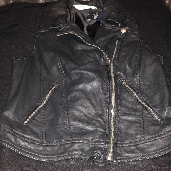 Crest Canyon Faux Leather Biker Vest - Picture 7 of 7